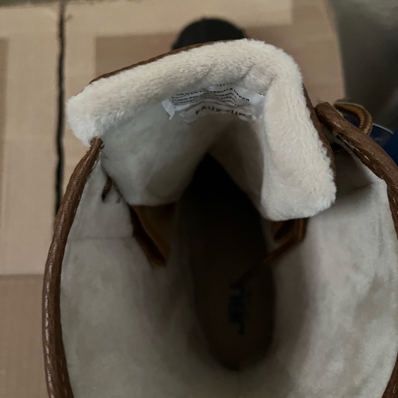 Waterproof boots - Picture 5 of 5